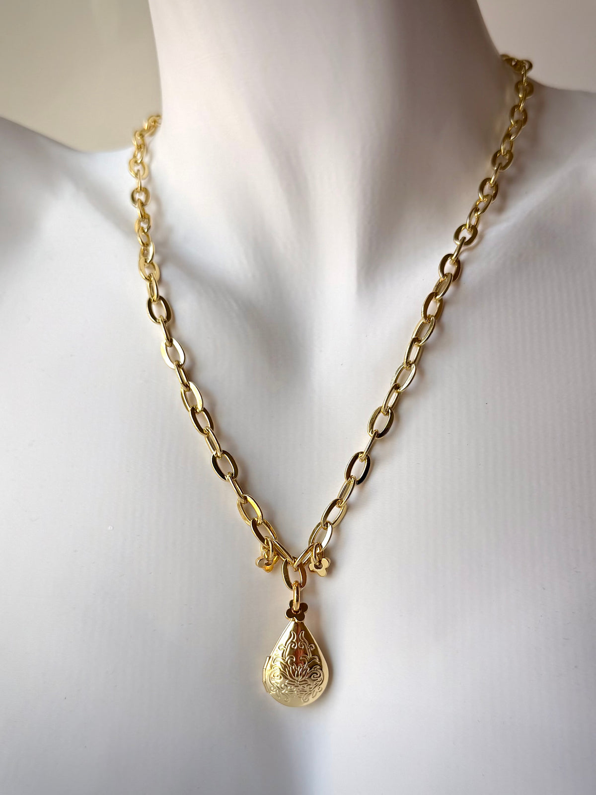 Arden Locket Necklace