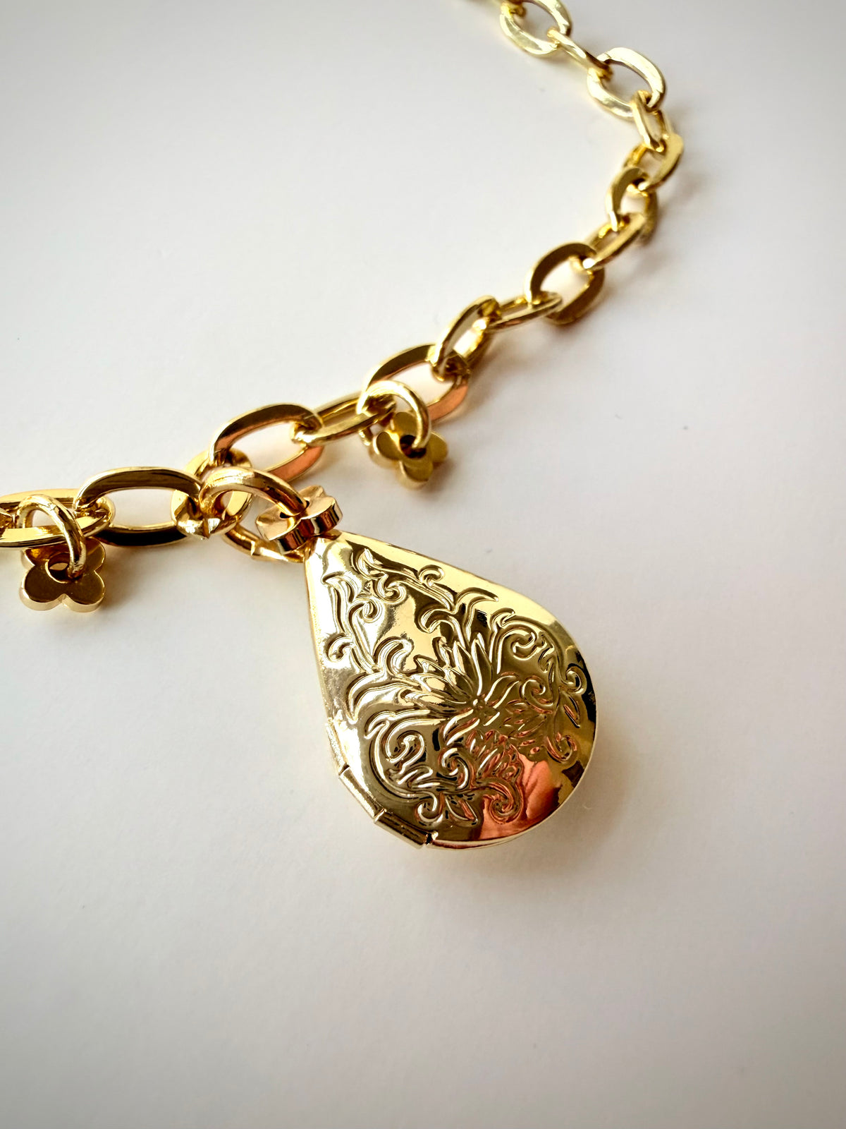 Arden Locket Necklace