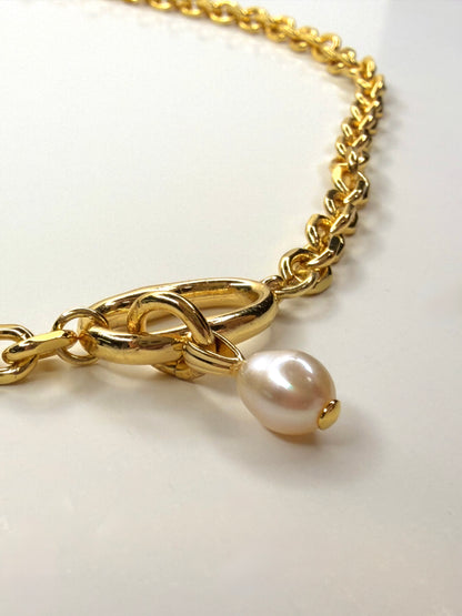 Mora Necklace