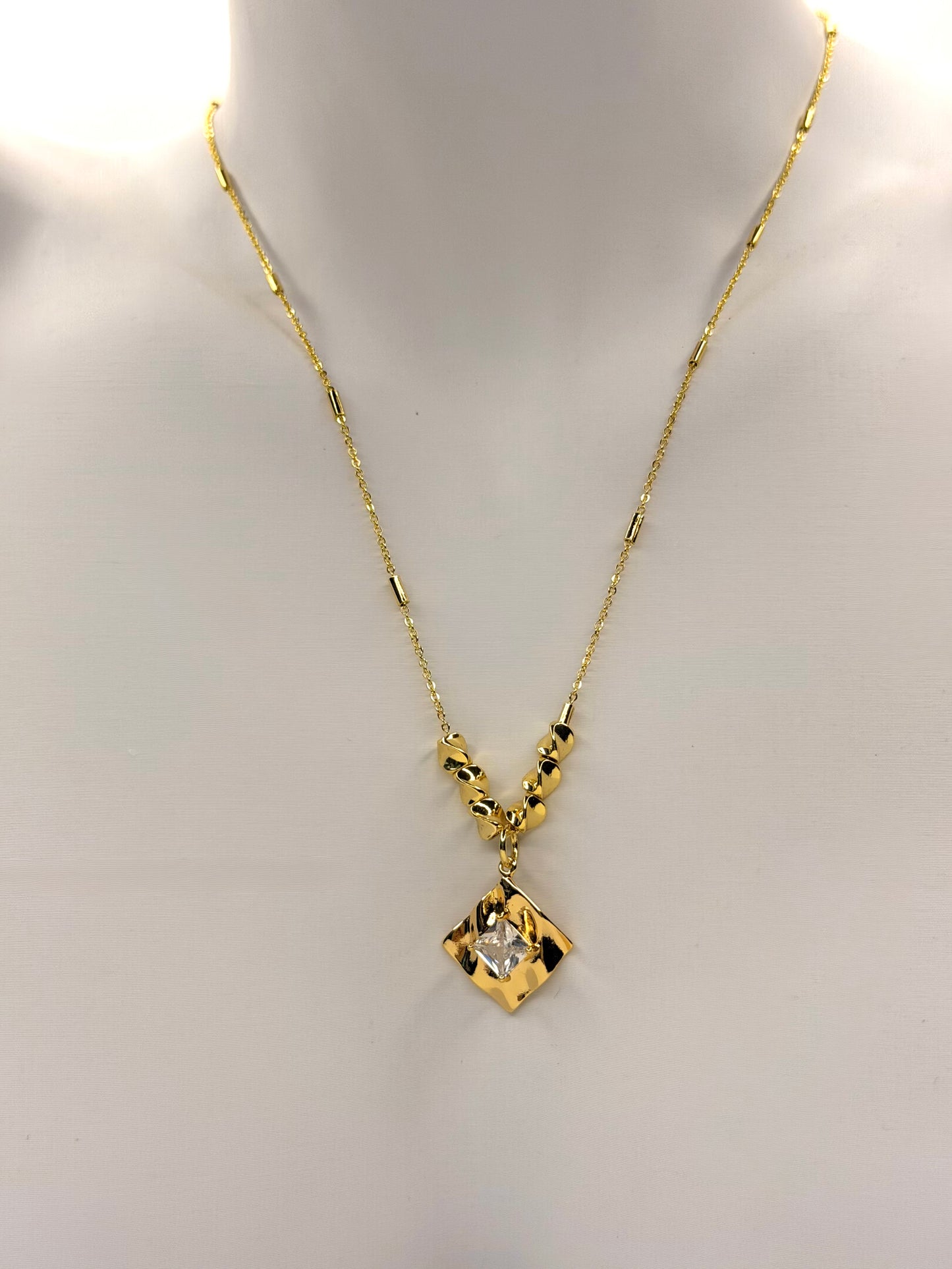Sway Necklace