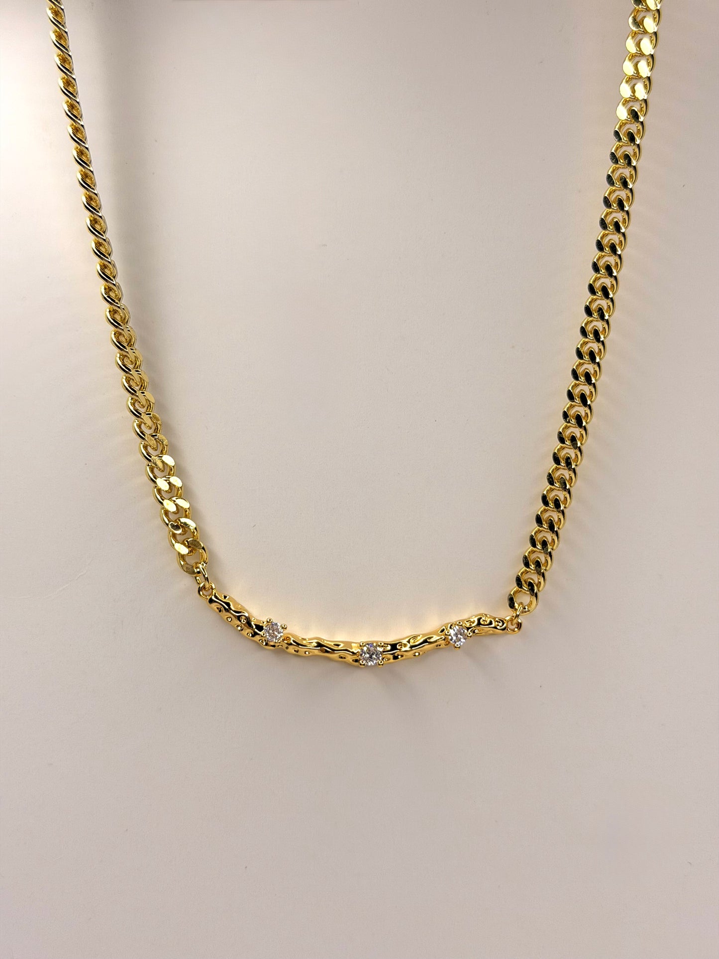 Lura Necklace