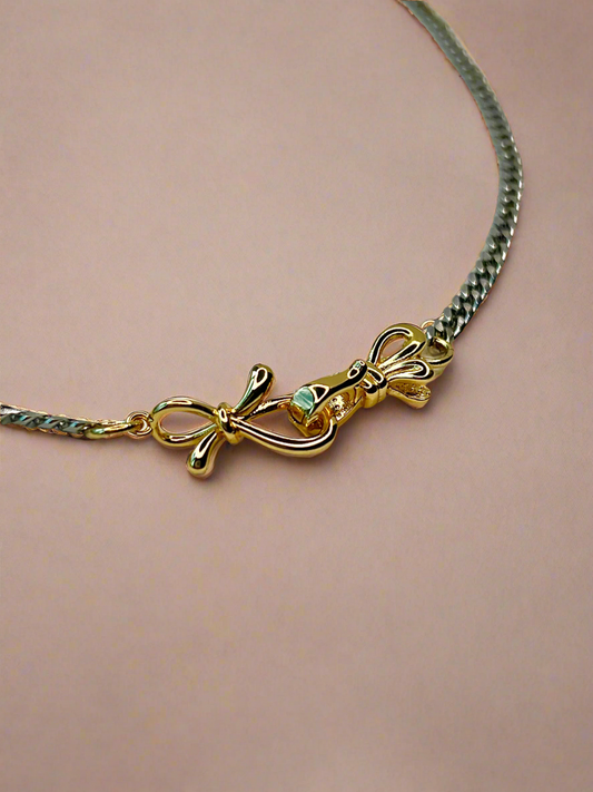 Bind Necklace